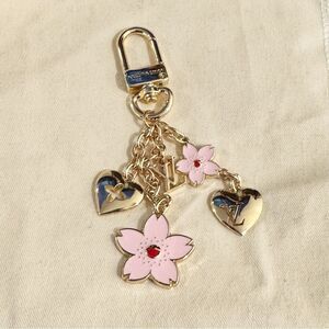 High Quality Luxury Bag Charm Flower Keychain